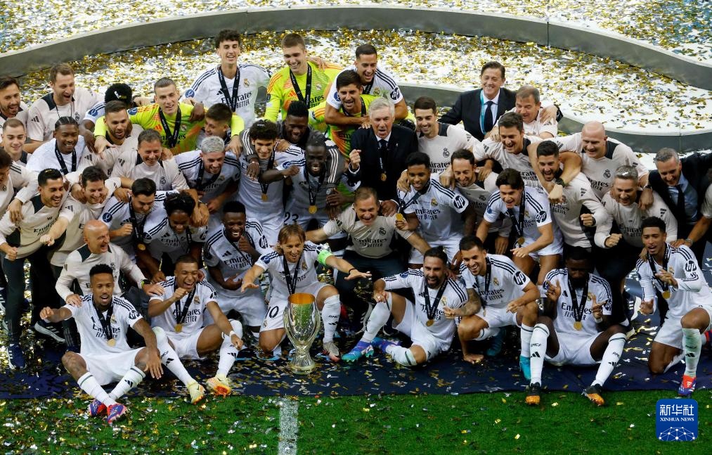 现场掌声如 现场掌声如