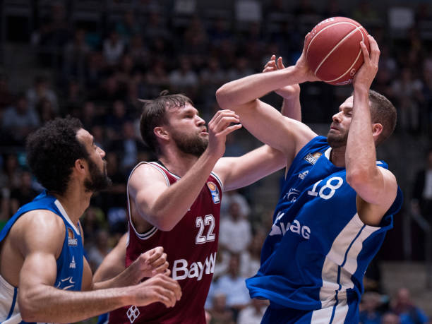 亚国家队的 亚国家队的